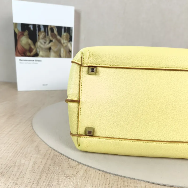 MCM Shoulder Bag Tote Bag Yellow One Size30 × 14 × 21 cm — detail view 2 of 12