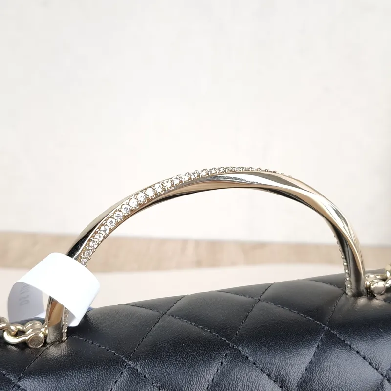 Chanel Crossbody Bag woc Black Lambskin 19 × 4 × 11.5 cm — detail view 13 of 14