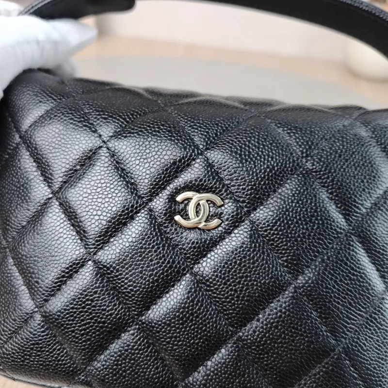 Chanel Crossbody Bag Vanity Case Bag Black Grained Calfskin One Size 21.5 × 7.5 × 19 cm — detail view 4 of 12