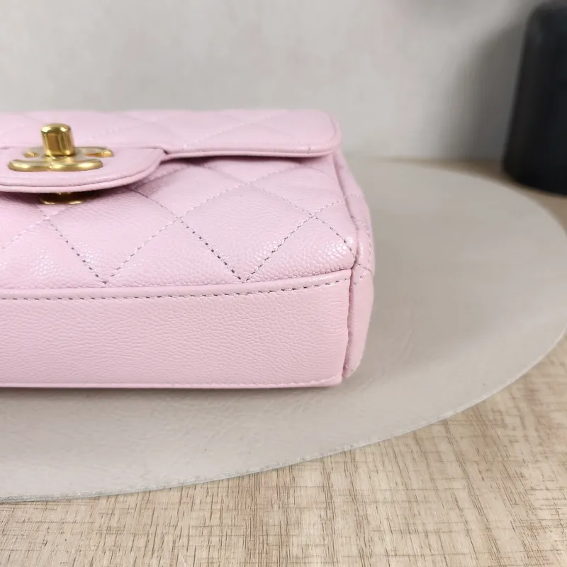 Chanel Crossbody Bag Pink Grained Calfskinmini18 × 6 × 13 cm — detail view 9 of 13