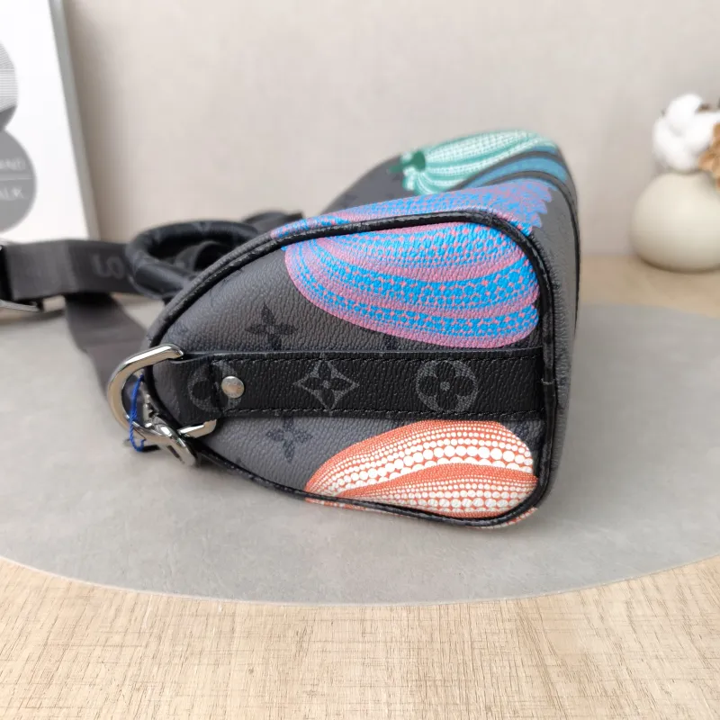 Louis Vuitton Crossbody Bag Keepall 25 PVC Medium25 × 11 × 15 cm — detail view 7 of 13