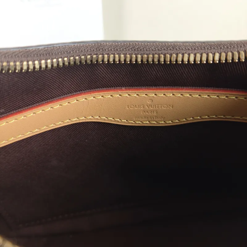 Louis Vuitton Crossbody Bag Boulogne PVC Small 26 × 9.5 × 16 cm — detail view 1 of 10
