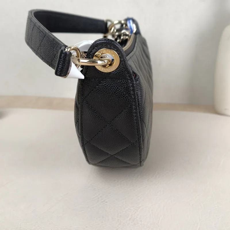Chanel Crossbody Bag Top Handle Crossbody Bag Black Grained Calfskin 22 × 5.5 × 12 cm — detail view 10 of 12