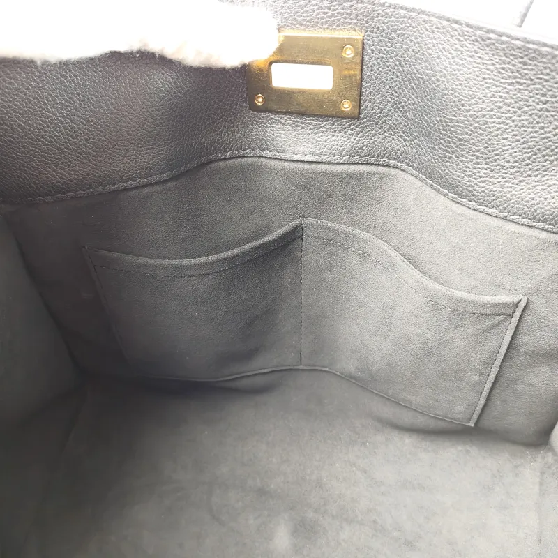 Louis Vuitton Shoulder Bag On My Side Black Calfskin Large 34 × 17 × 28 cm — detail view 8 of 11