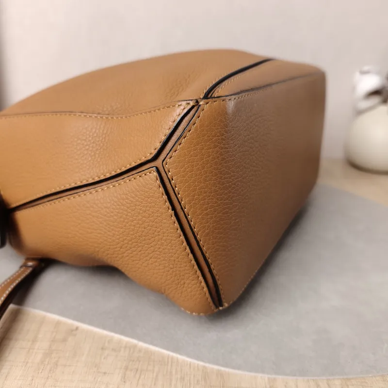 LOEWE Crossbody Bag Puzzle Caramel CC alfskin Small 24 × 10.5 × 16.5 cm — detail view 9 of 15