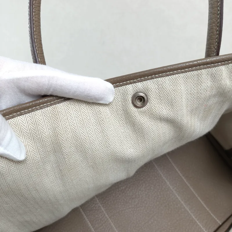Hermès Top Handle Bag Garden Party 36 36 Negonda Calfskin Large 36 × 17 × 26 cm z — detail view 11 of 11
