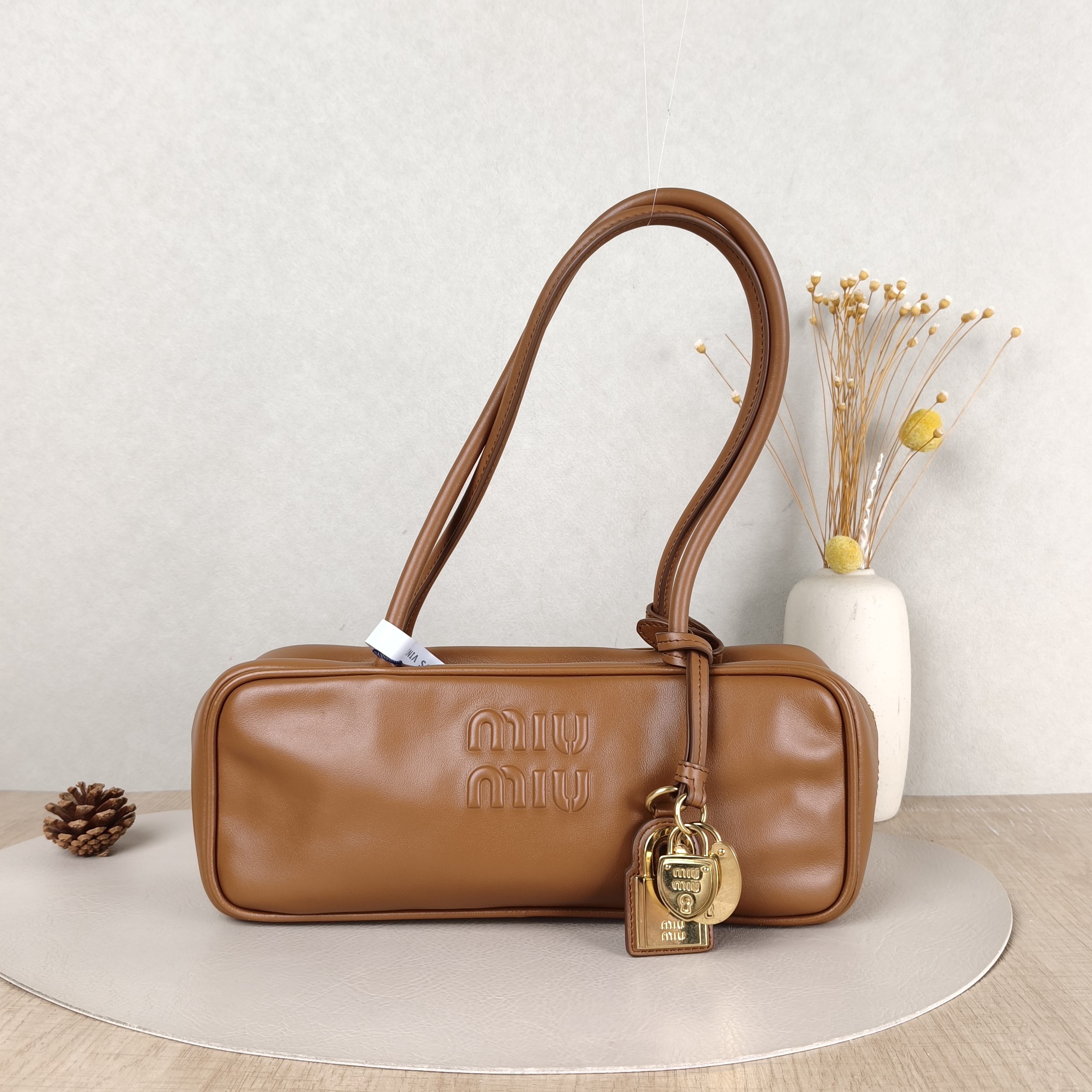 Miumiu Top Handle Bag Beau Caramel Calfskin Small28 × 8 × 11.5 cm