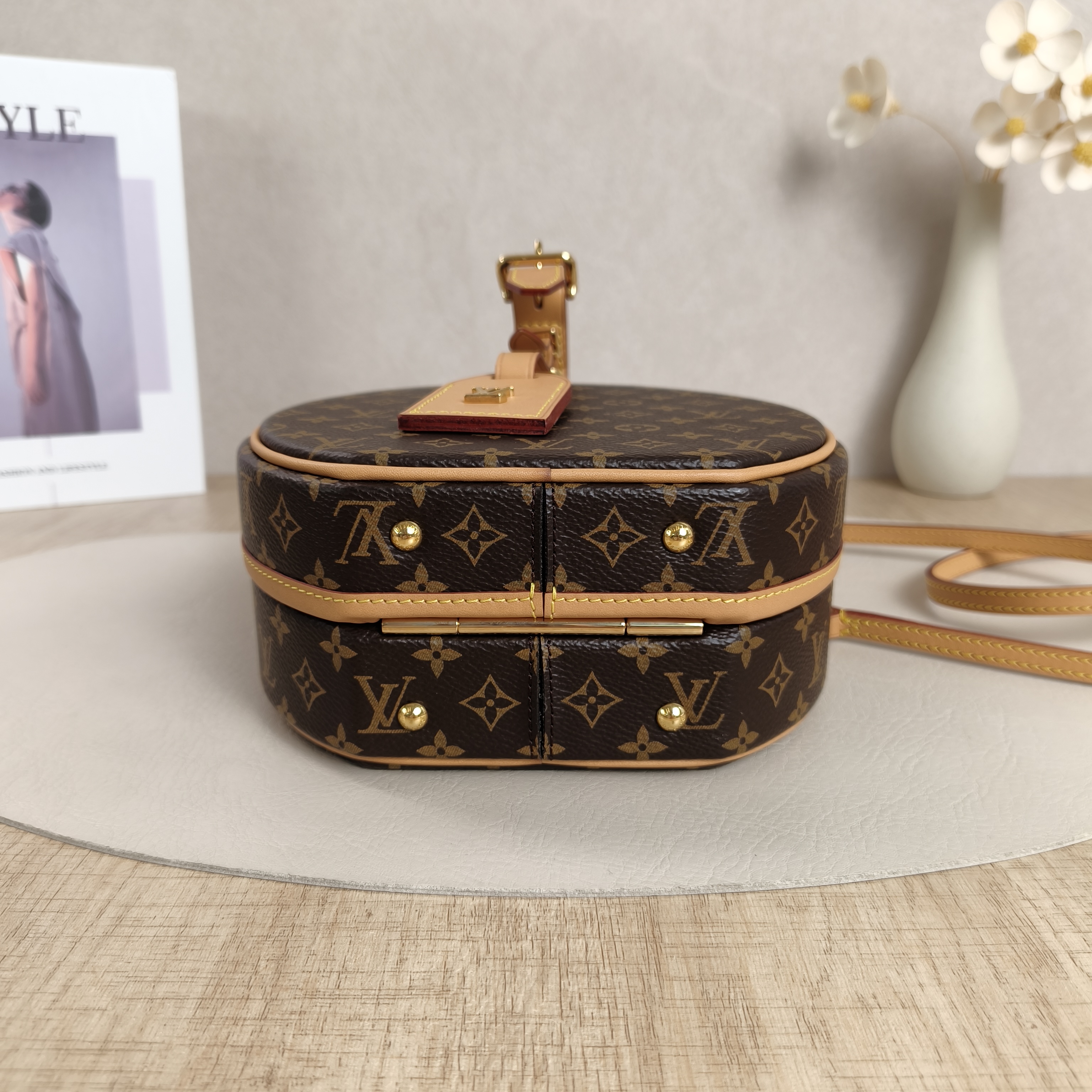 Louis Vuitton Crossbody Bag PETITE BOITE CHAPEAU Monogram PVC17.5 × 7.5 × 16.5 cm — cover view 8 of 9