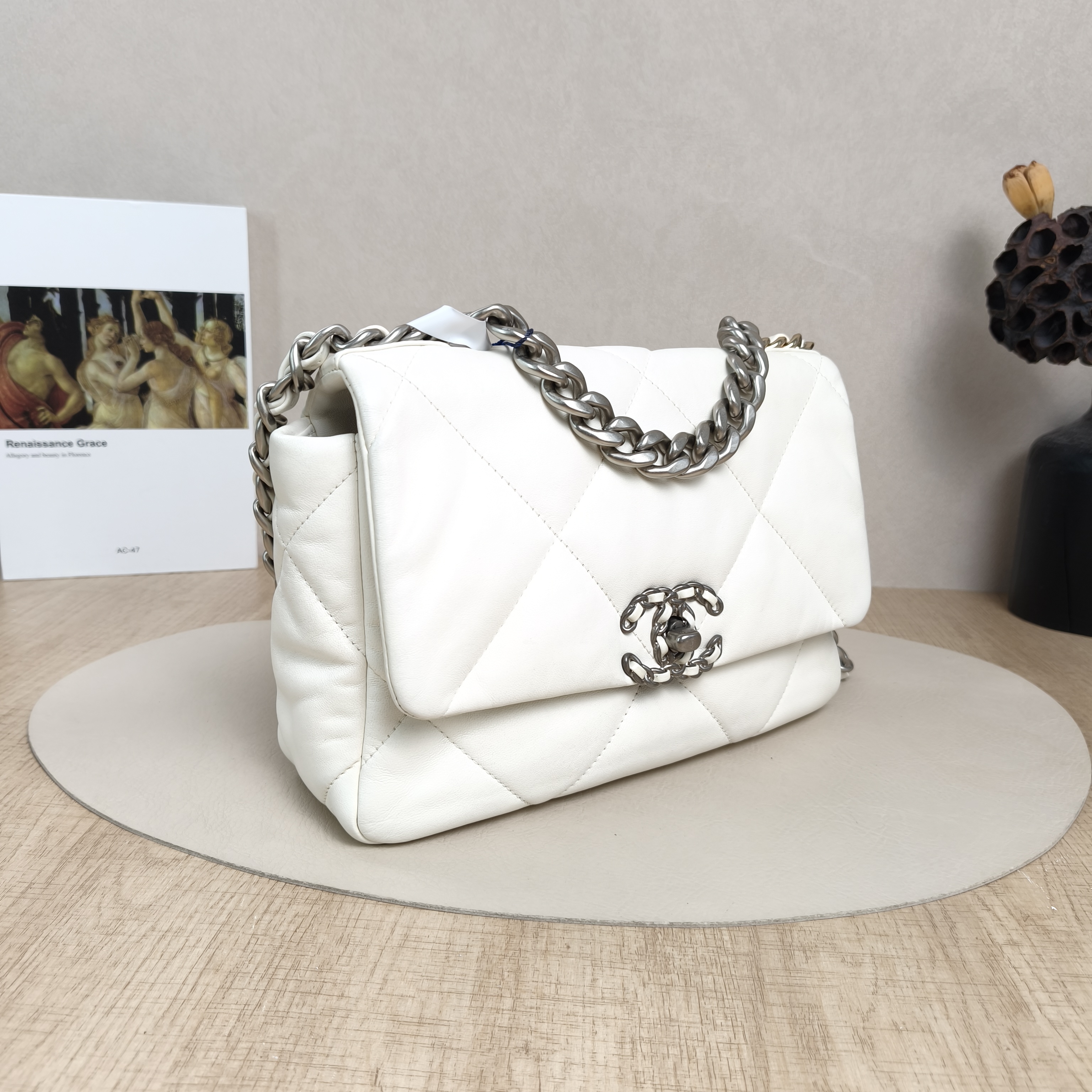 Chanel Crossbody Bag19Bag White SL ambskin Small26 × 9 × 16 cm — cover view 3 of 6