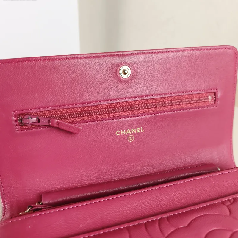 Chanel Crossbody Bag Classic Flap WOC CF WOCWOC Bag Red Lambskin One Size19 × 3.5 × 12 cm — detail view 11 of 12