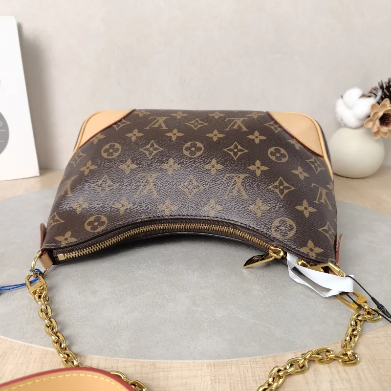 Louis Vuitton Crossbody Bag Boulogne PVC Small26 × 9.5 × 16 cm — detail view 4 of 13