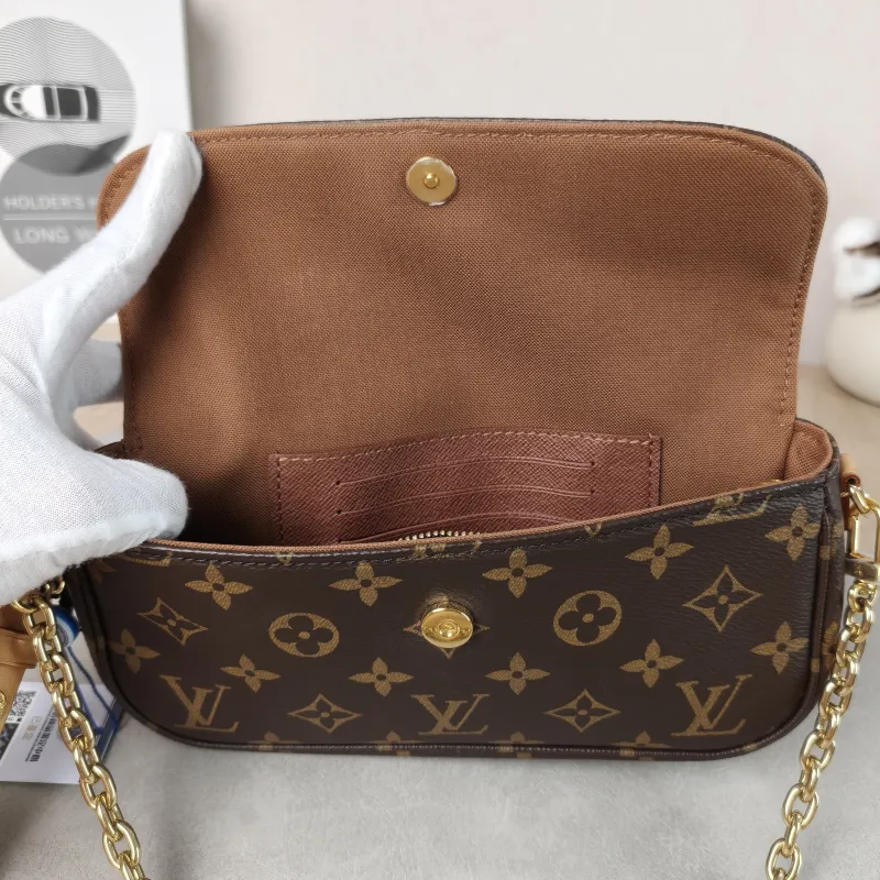 Louis Vuitton Crossbody Bag IVY Monogram PVC Small23.5 × 4.3 × 12 cm — detail view 8 of 13
