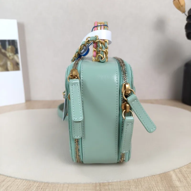Chanel Crossbody Bag Green Waxed Leathermini18.5 × 8 × 13.5 cm — detail view 3 of 13