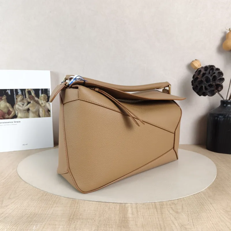 LOEWE Shoulder Bag Puzzle Brown CC alfskin Medium 29 × 14 × 19.5 cm — cover view 2 of 6