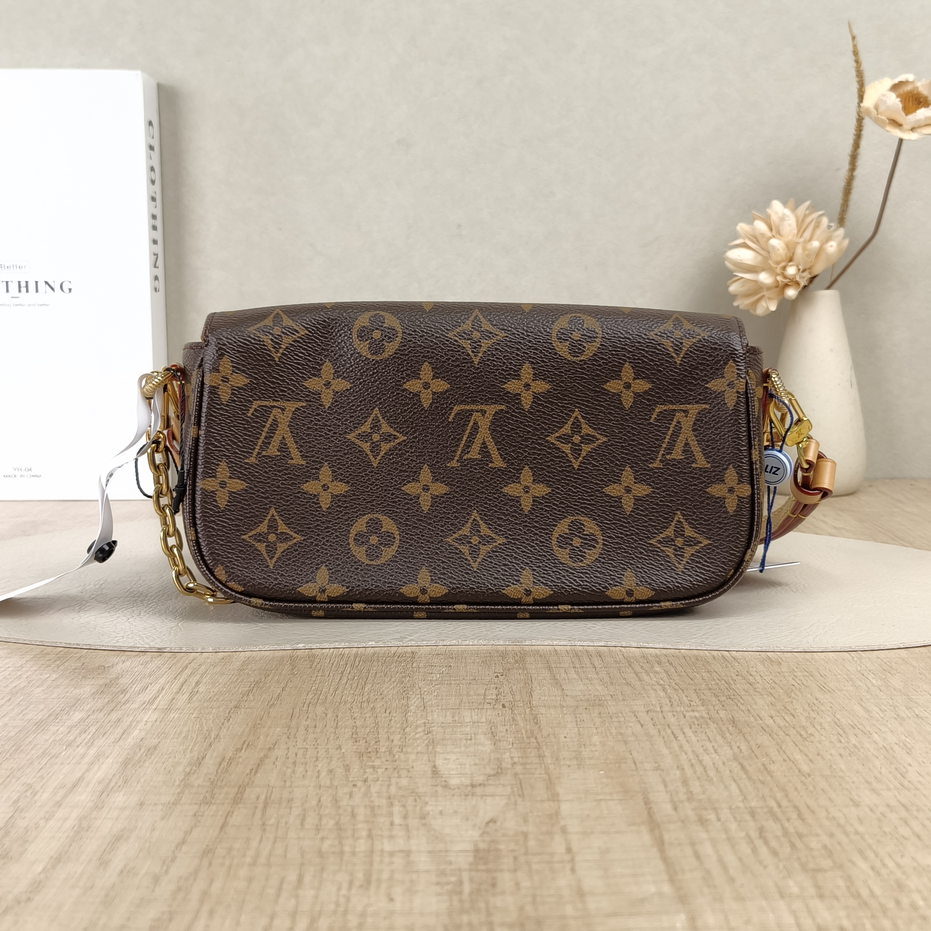 Louis Vuitton Crossbody Bag IVY Monogram PVC Small23.5 × 4.3 × 12 cm — cover view 5 of 5