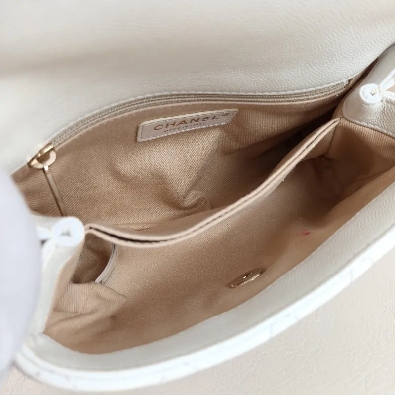 Chanel Top Handle Bag Coco Handle​ Grained Calfskin Small24 × 10 × 14 cm — detail view 8 of 15