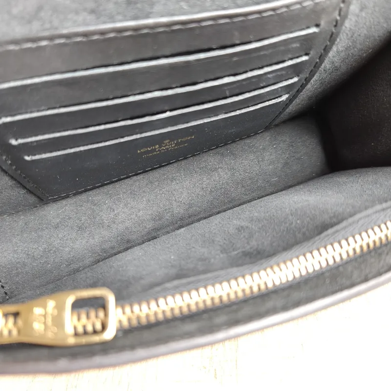 Louis Vuitton Crossbody Bag Dauphine Monogram PVC Mini 20 × 9 × 15 cm — detail view 1 of 12