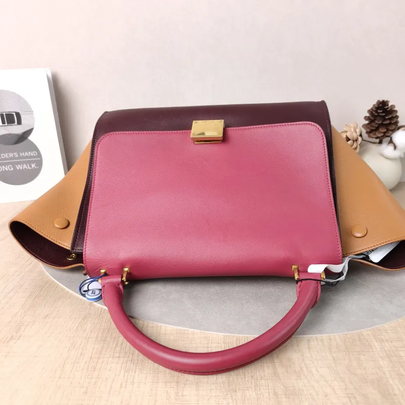 CELINE Crossbody Bag Trapeze Colorblock Calfskin Small27 × 13 × 22 cm — detail view 11 of 14