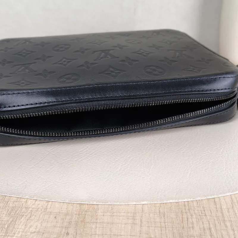 Louis Vuitton Shoulder Bag Duo Messenger Messenger Bag Black Calfskin 26 × 4.5 × 18.5 cm — detail view 5 of 13