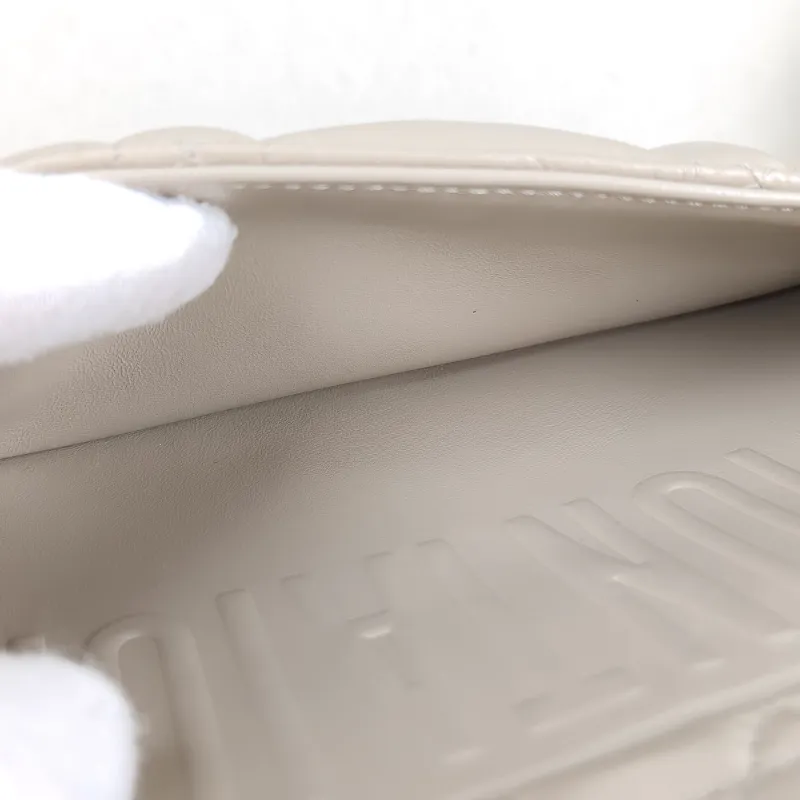 DIOR Crossbody Bag Caro Chain Bag Beige Calfskin Medium 25.5 × 9 × 15.5 cm — detail view 9 of 15