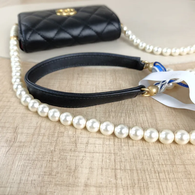 Chanel Crossbody Bag Pearl Crossbody Bag Black Calfskin One Size12 × 4 × 9 cm — detail view 7 of 11