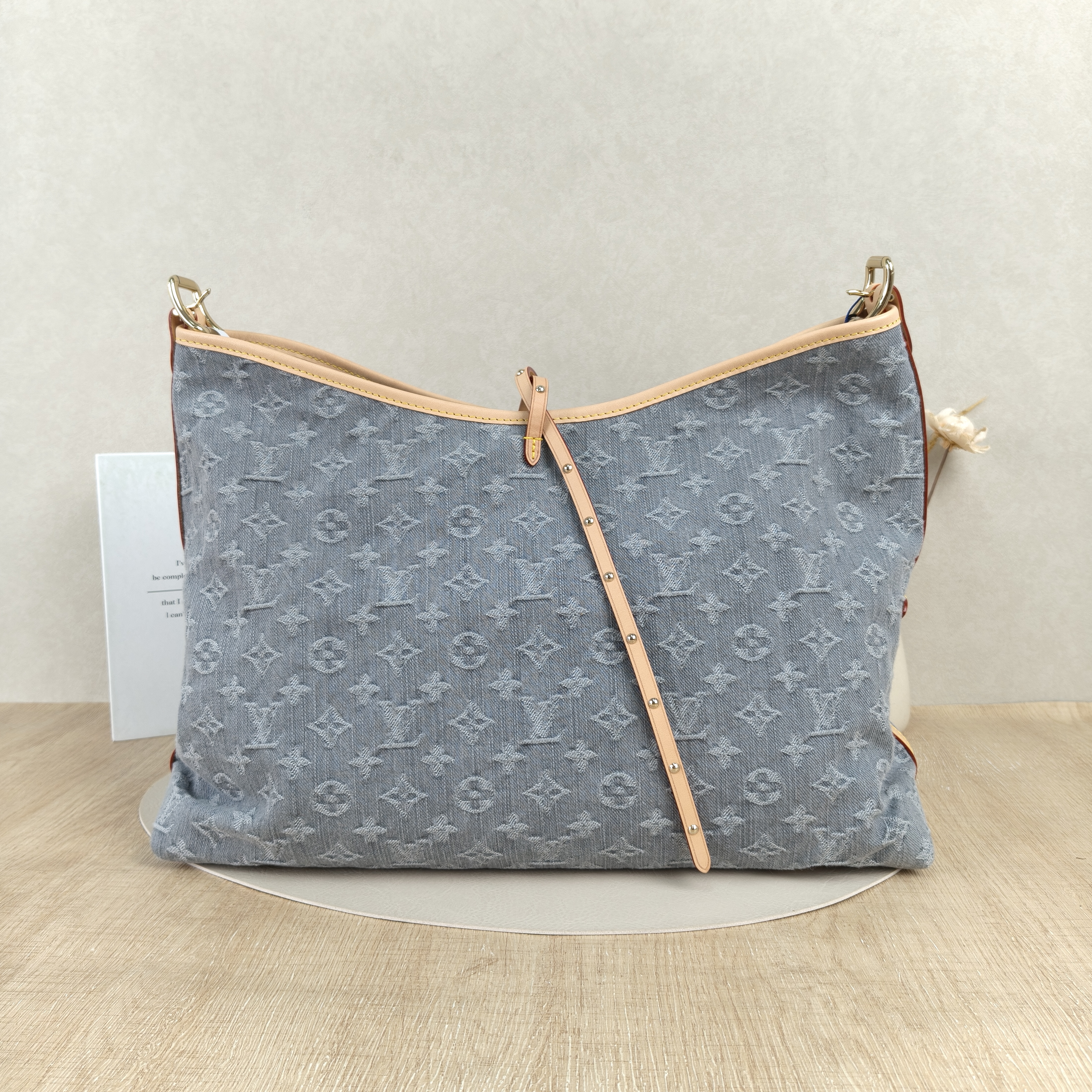Louis Vuitton Crossbody Bag Carryall Grey Medium39 × 15 × 30 cm — cover view 3 of 8