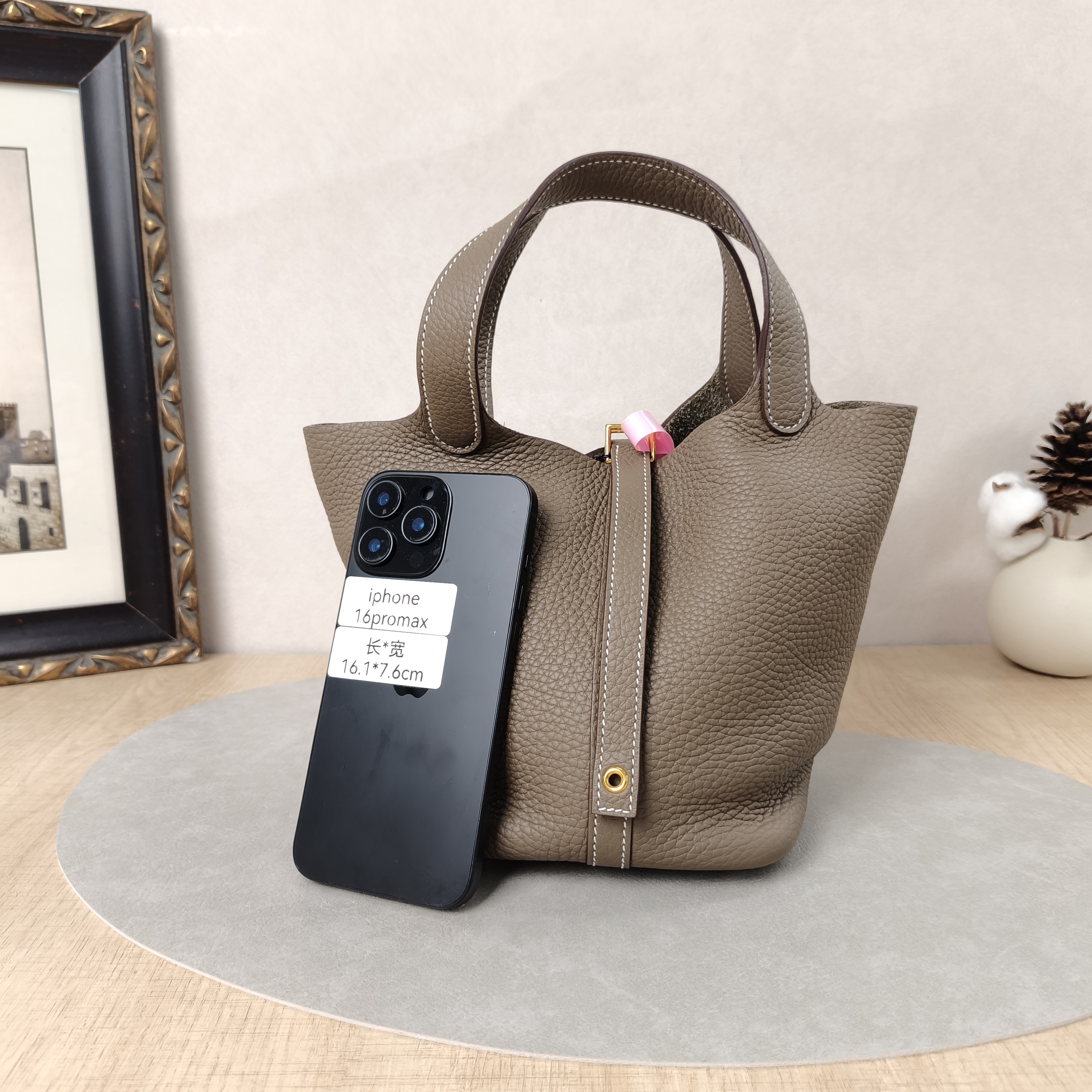 Hermès Top Handle Bag Picotin Lock 18 18 Clemence Taurillon TC Calfskin Small18 × 13 × 19 cm — cover view 6 of 6