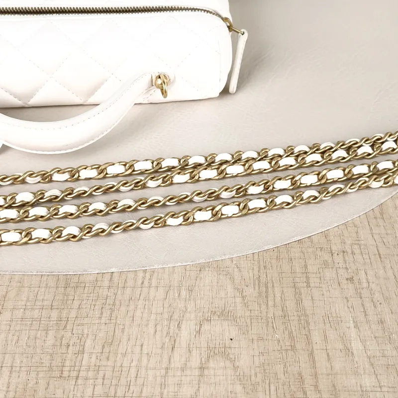 Chanel Crossbody Bag26c lp Vanity Case Bag White Calfskin One Size19.5 × 5 × 17 cm — detail view 13 of 13