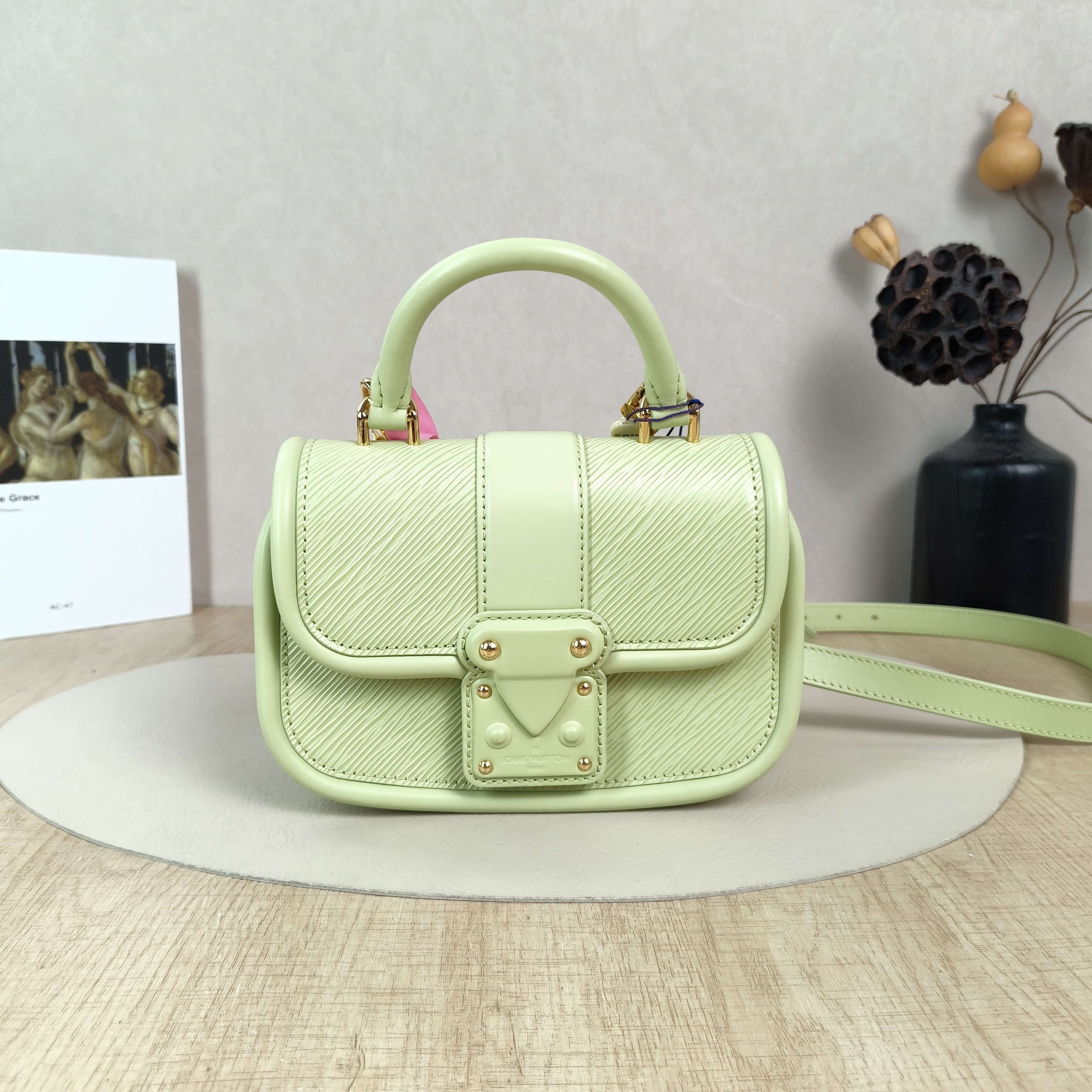 Louis Vuitton Crossbody Bag Hide and Seek Messenger Bag Epi Embossed Calfskin21 × 8 × 15 cm