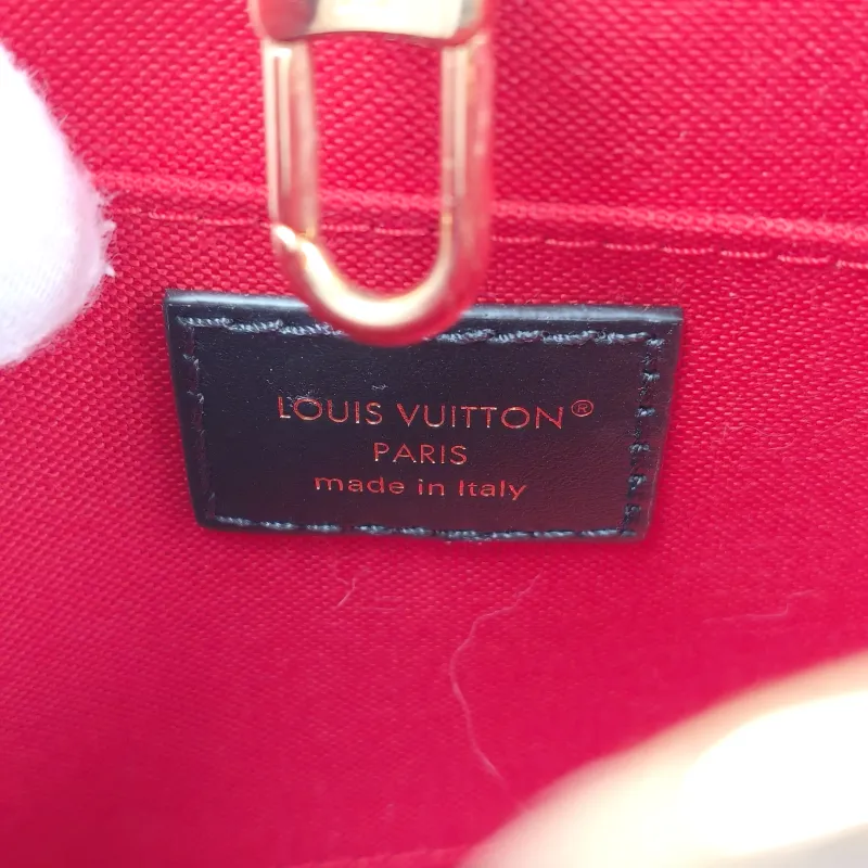 Louis Vuitton Crossbody Bag Onthego BB Monogram PVC BB 18 × 8.5 × 15 cm — detail view 8 of 11
