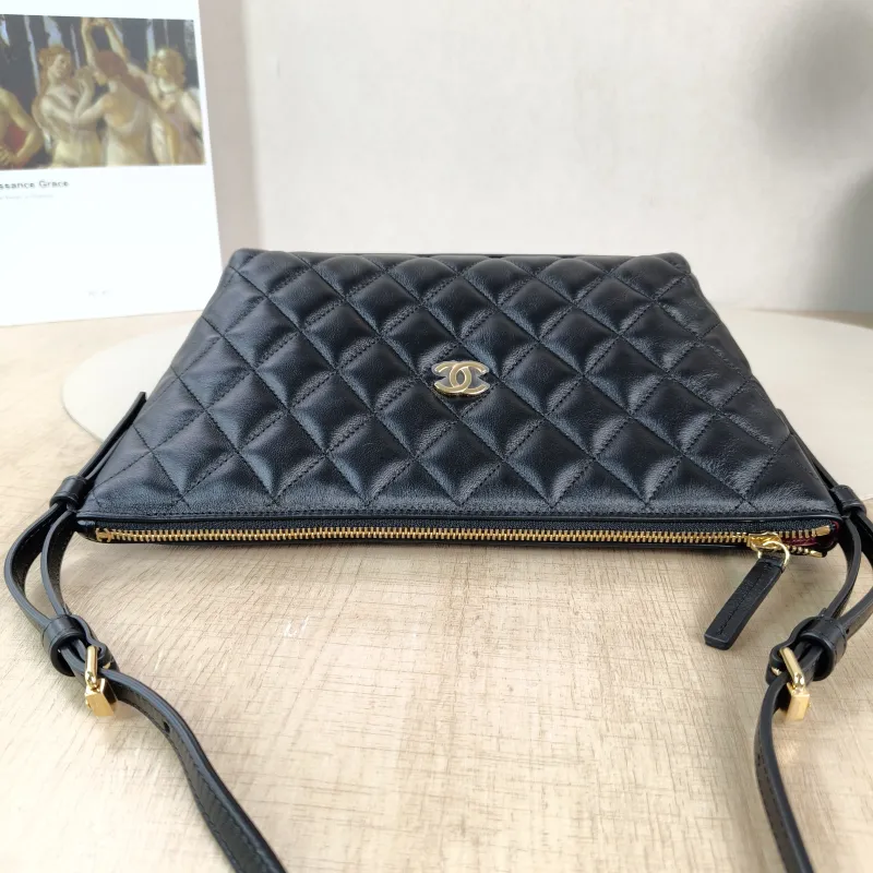 Chanel Crossbody Bag Hobo Vanity Case Bag Black Lambskin One Size19 × 8 × 14 cm — detail view 2 of 11