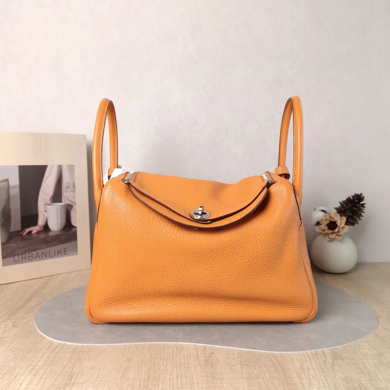 Hermès Crossbody Bag Lindy 30 Taurillon Clemence TC Calfskin 30 30 × 15 × 19 cm R