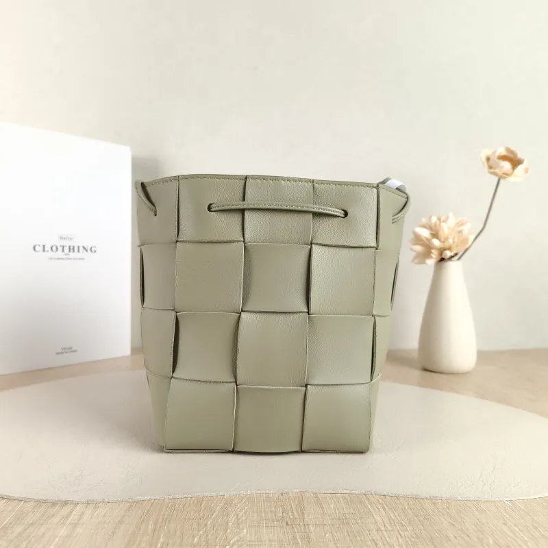 Bottega Veneta Crossbody Bag Cassette Woven Lambskin One Size 14 × 14 × 18 cm