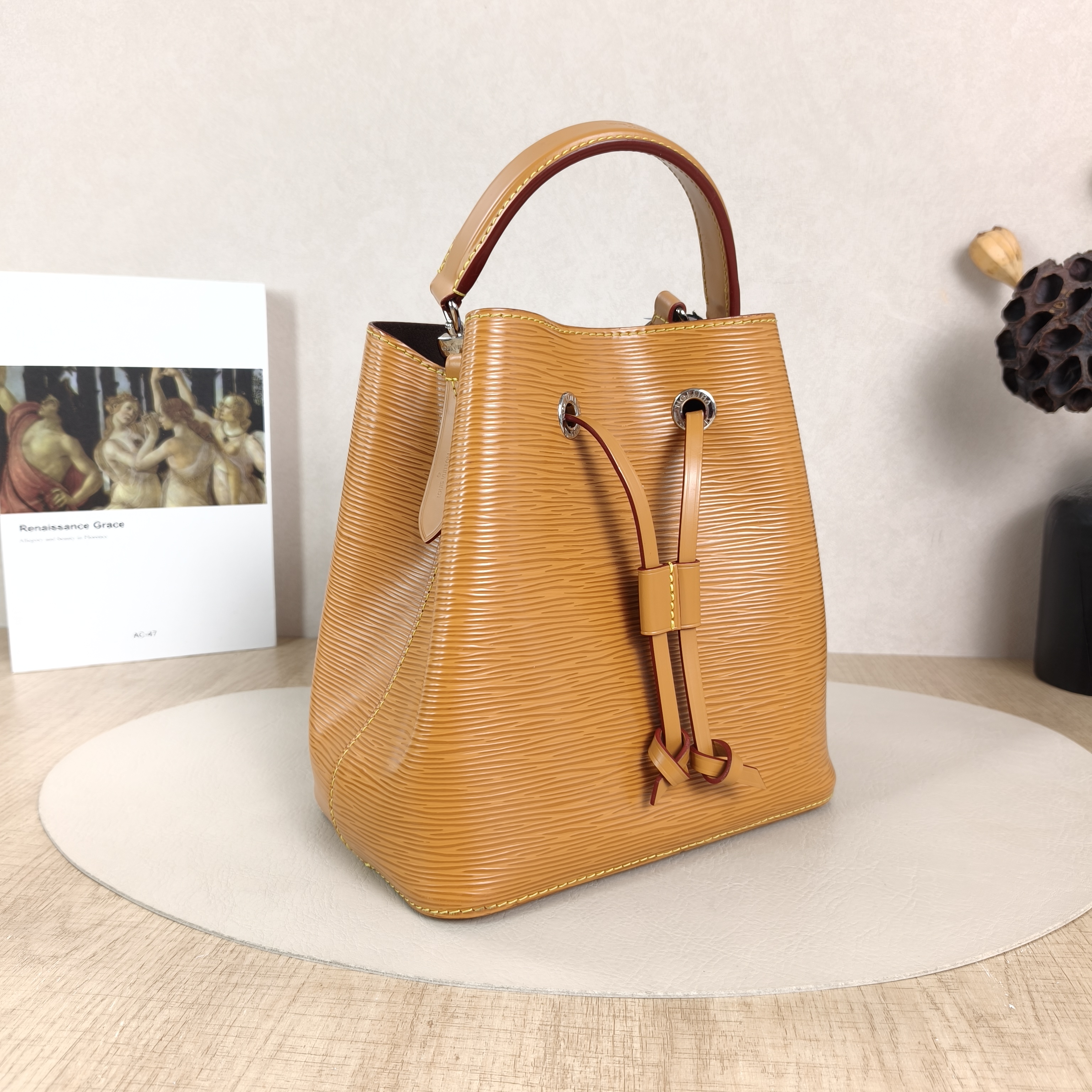 Louis Vuitton Shoulder Bag NÉONOÉ Bucket Bag BB Caramel Epi Embossed Calfskin BB20 × 13 × 20 cm — cover view 2 of 5