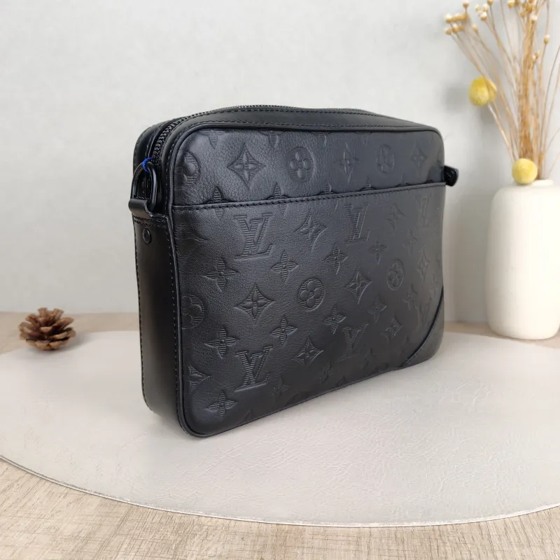 Louis Vuitton Shoulder Bag Duo Messenger Messenger Bag Black Calfskin 26 × 4.5 × 18.5 cm — cover view 4 of 5