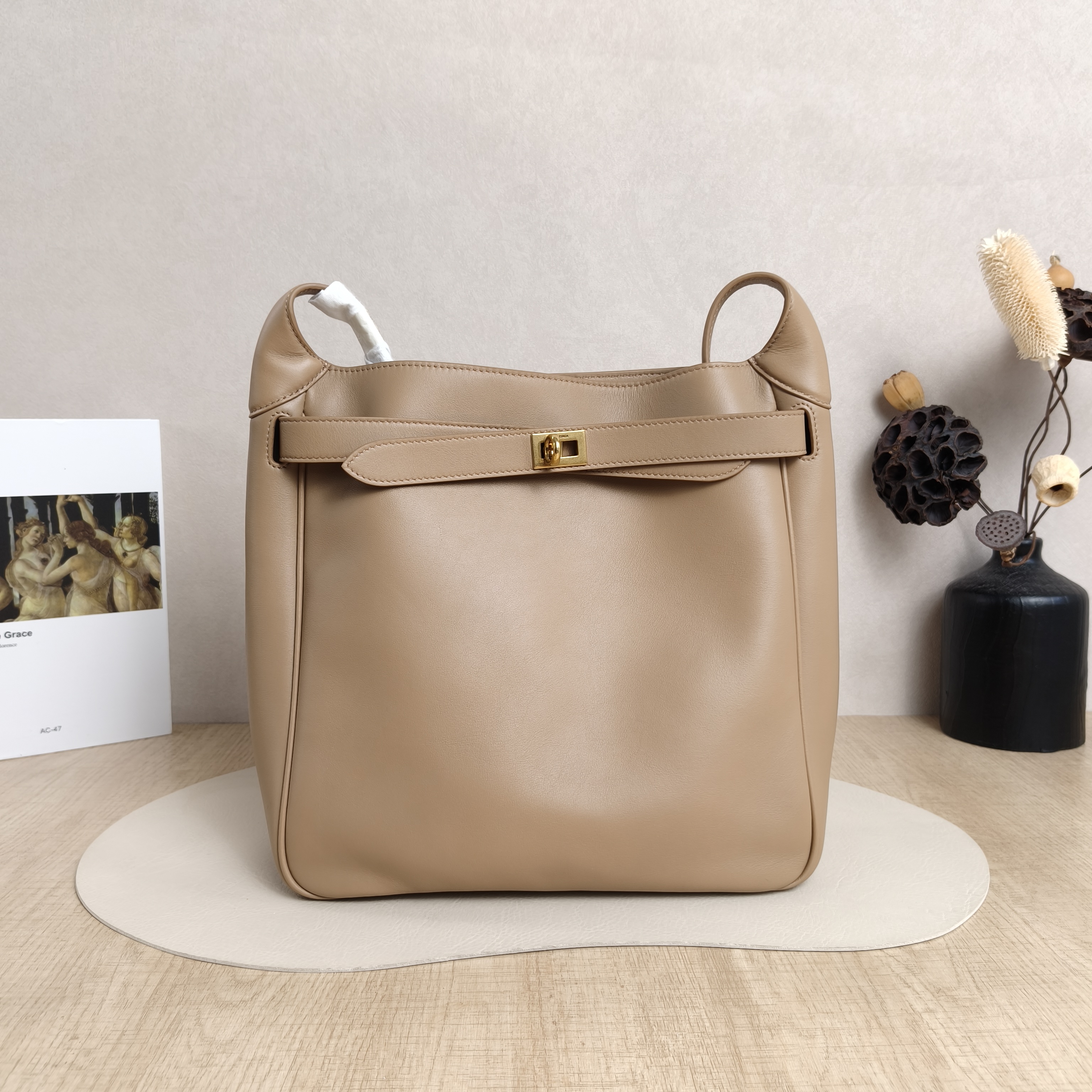 BALENCIAGA Crossbody Bagbel air Shoulder Crossbody Bag Gold Brown Calfskin Small25 × 10 × 27 cm