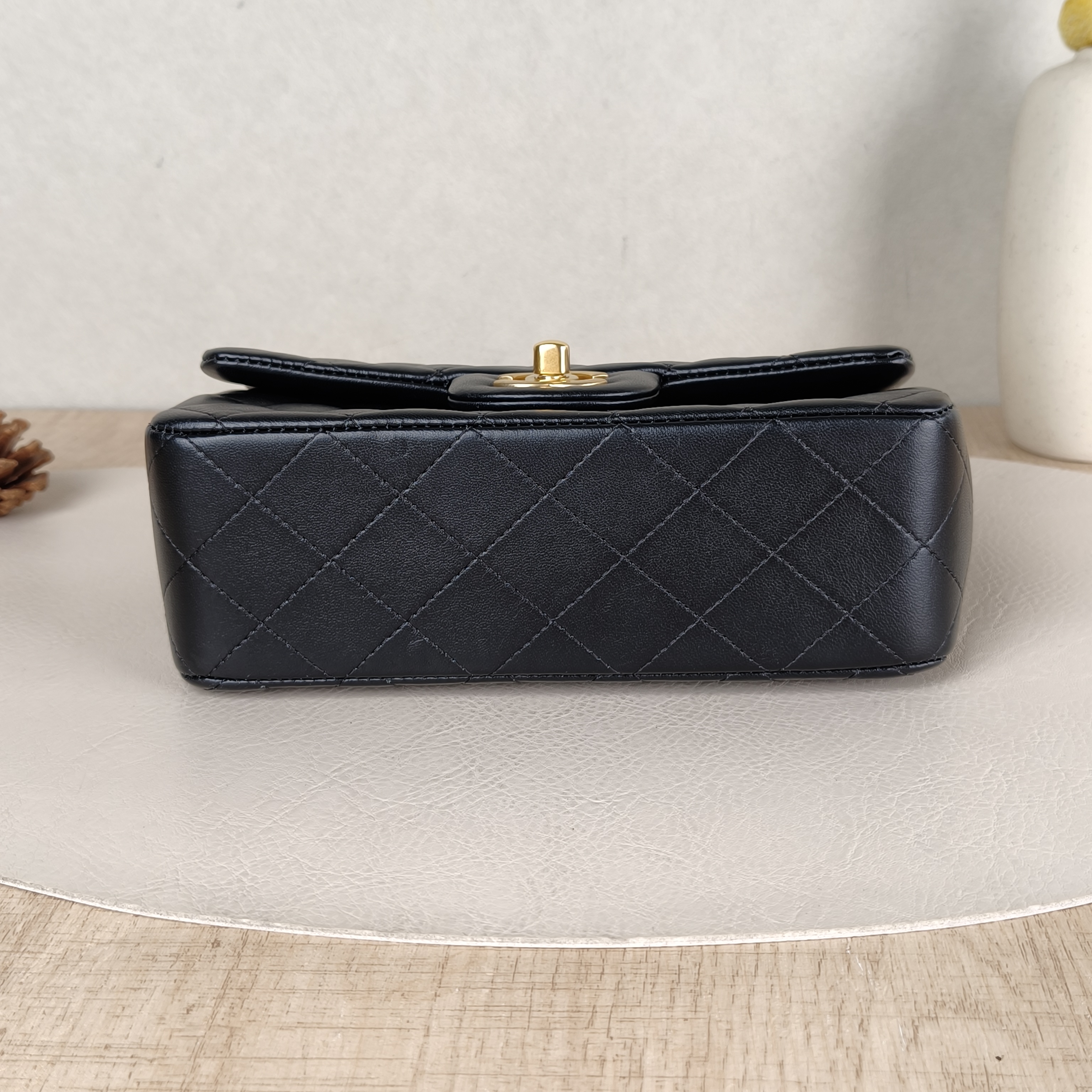 Chanel Crossbody Bag mini Black Lambskin mini20 × 6 × 12 cm — cover view 4 of 5