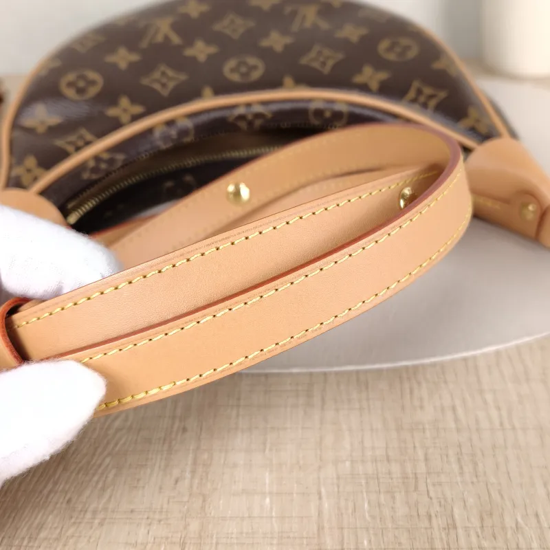 Louis Vuitton Crossbody Bag Loop Monogram PVC Small 23 × 6 × 13 cm — detail view 6 of 14