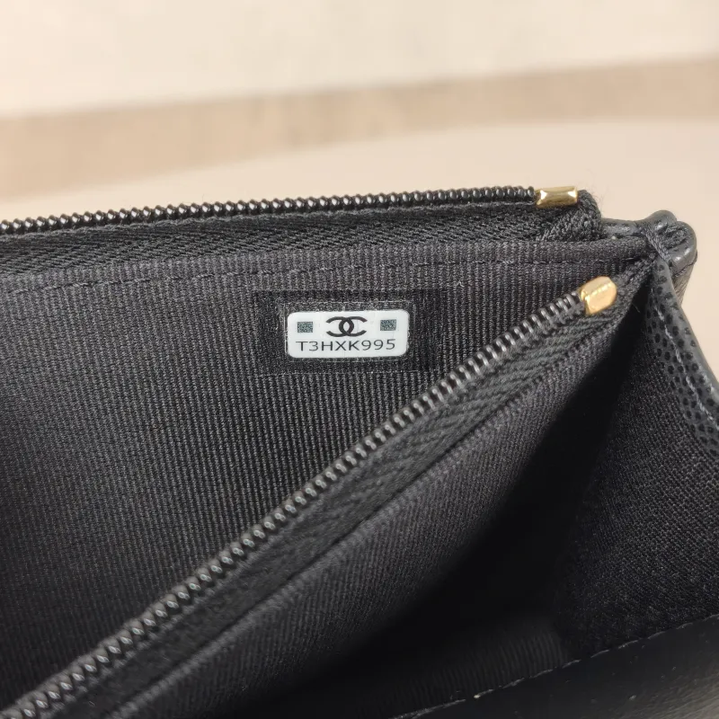Chanel Crossbody Bag Black Grained Calfskin 17 × 4 × 9 cm — detail view 7 of 11