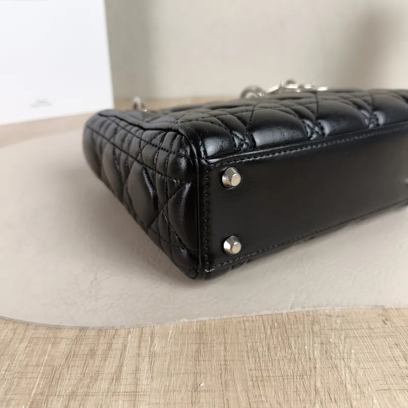 DIOR Crossbody Bag Lady Lady Dior Bag Lambskinmini17 × 7 × 15 cm — detail view 5 of 10