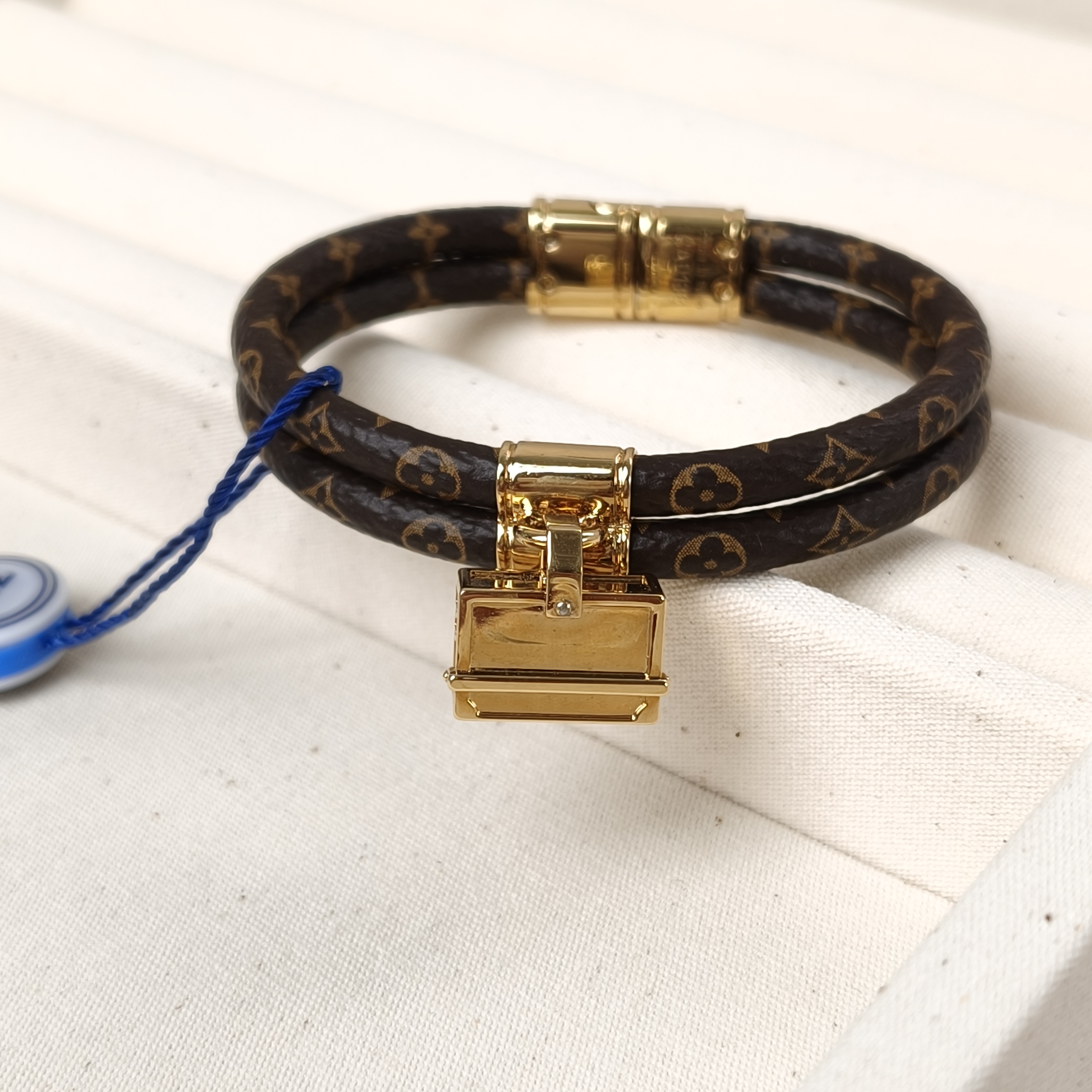 Louis Vuitton Bangle Bangle Monogram One Size18cm — cover view 7 of 11