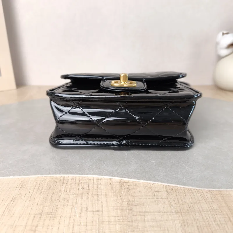 Chanel Crossbody Bag 22k Messenger Bag — cover view 2 of 6
