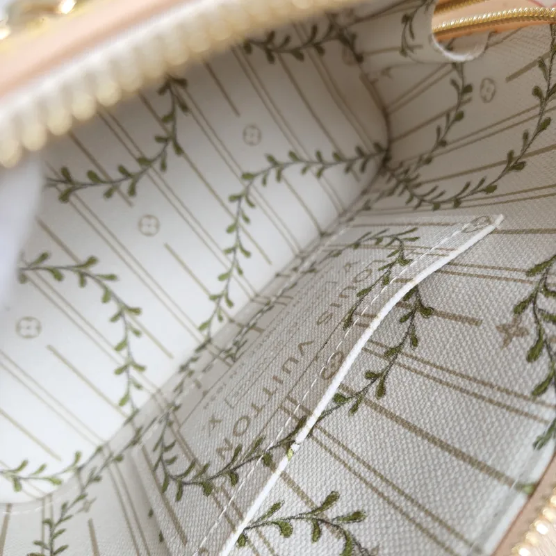 Louis Vuitton Top Handle Bag Alma BB Yellow White Canvas BB 23.5 × 11.5 × 17.5 cm — detail view 2 of 13