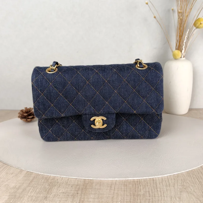 Chanel Crossbody Bag Classic Flap CF Navy Small23 × 6 × 14.5 cm