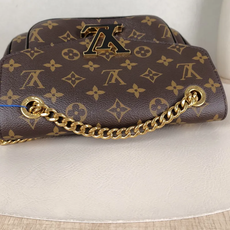 Louis Vuitton Crossbody Bag Passy Messenger Bag Monogram PVC Small 23 × 9 × 17 cm — detail view 7 of 15