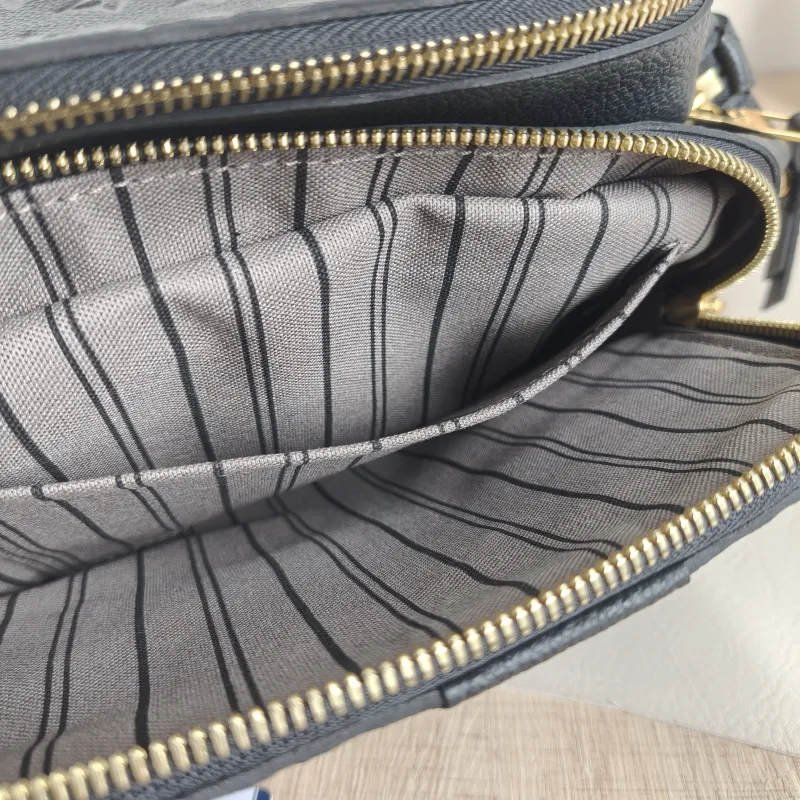 Louis Vuitton Top Handle Bag Top Handle Bag Black Calfskin One Size 21 × 15 × 16 cm — detail view 11 of 12