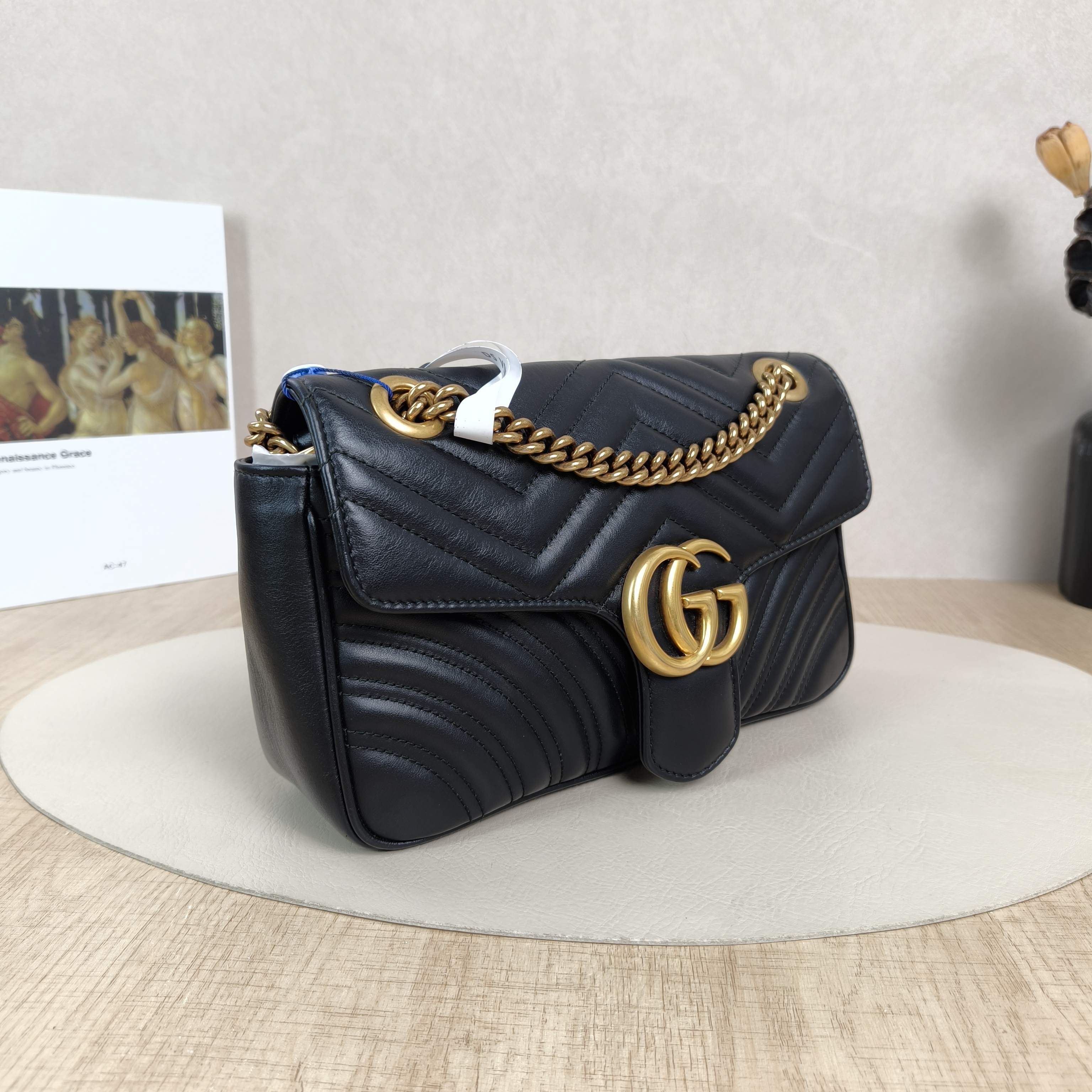 GUCCI Crossbody Bag GG Marmont Medium Marmont 26Black CC alfskin26 × 7 × 15 cm — cover view 2 of 5