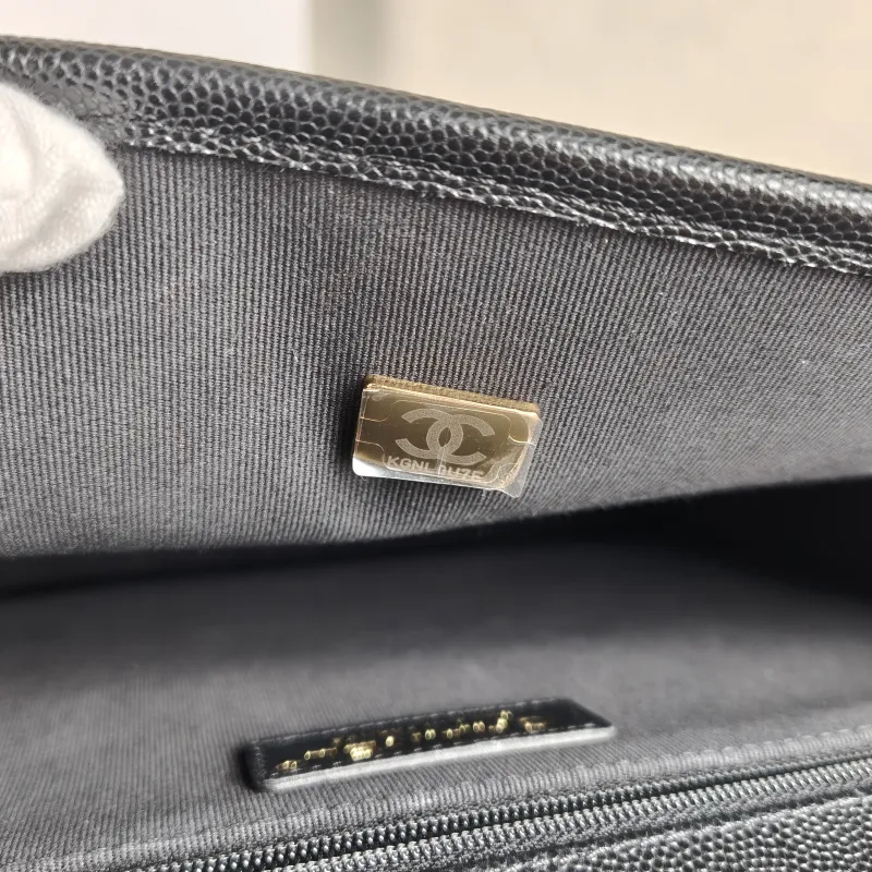 Chanel Backpack Backpack Black with Gold-Tone Hardware Grained Calfskin One Size 31 × 10 × 25 cm — detail view 2 of 13