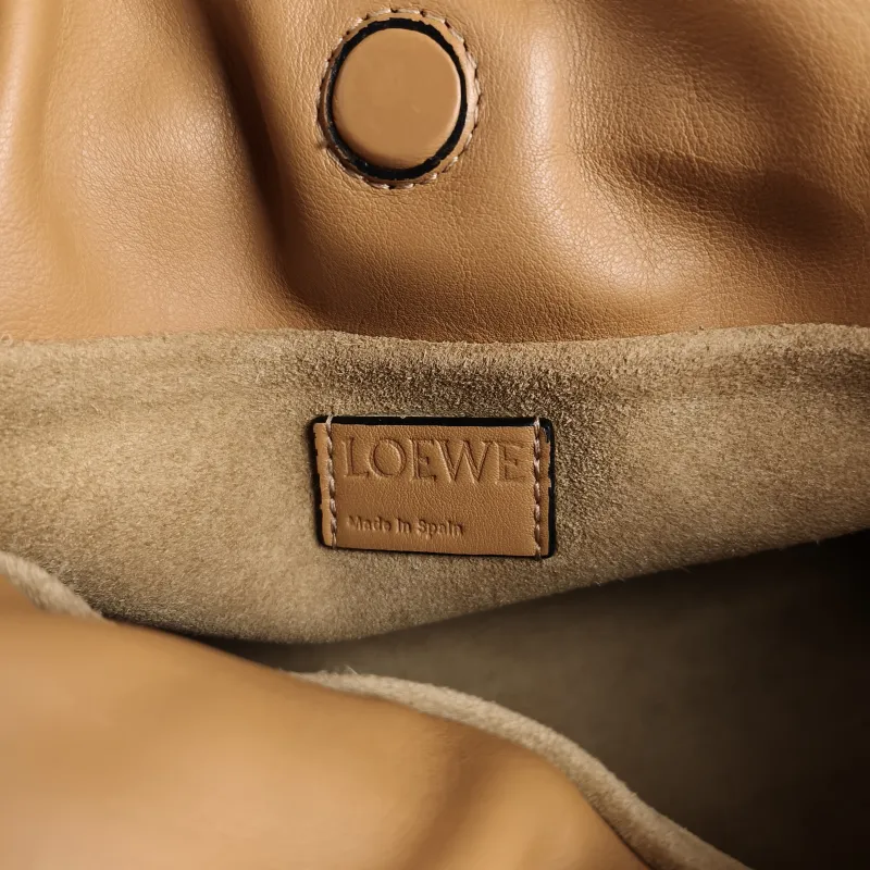 LOEWE Crossbody Bag Flamenco Brown Calfskin Mini 24 × 9 × 18 cm — detail view 4 of 10