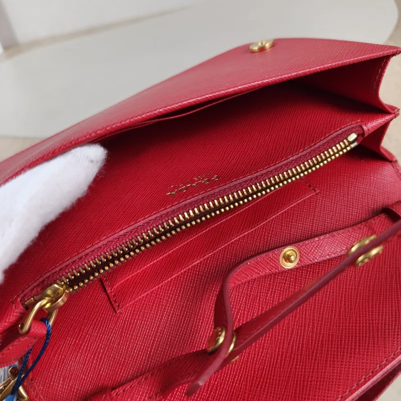 PRADA Crossbody Bag Saffiano Red Calfskin One Size 18 × 4 × 12 cm — detail view 8 of 11